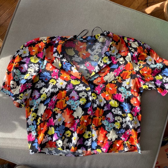 Zara Lapel Collar Floral Print Pattern Top NWOT - Picture 9 of 11
